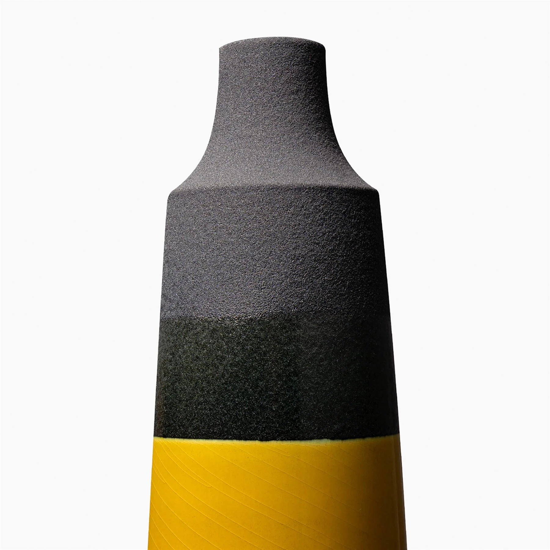 Bitossi Vaso Nero Lava Con Base Giallo Senape Tr - Image 3