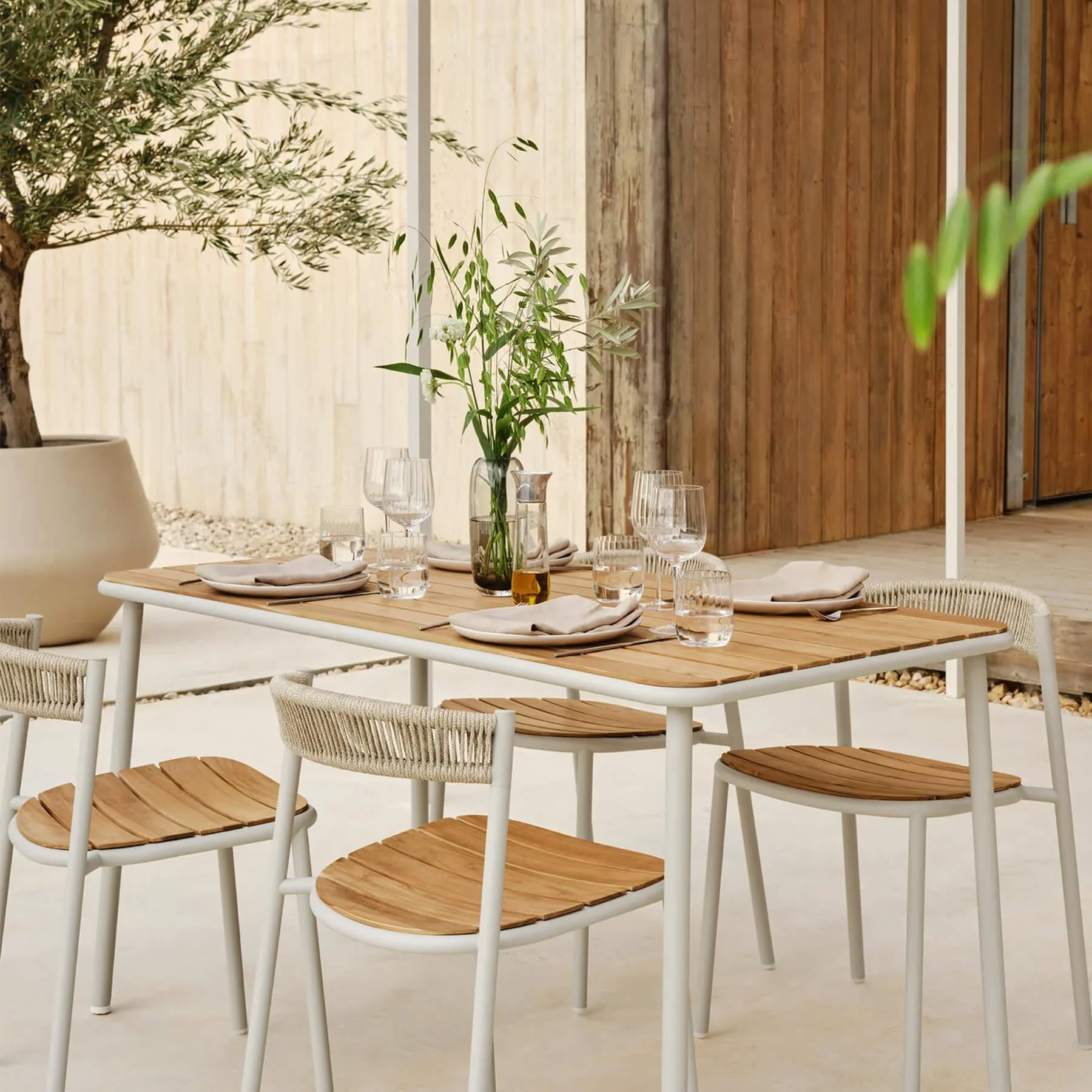 Bolia Kite Rectangular Garden Table - Image 3