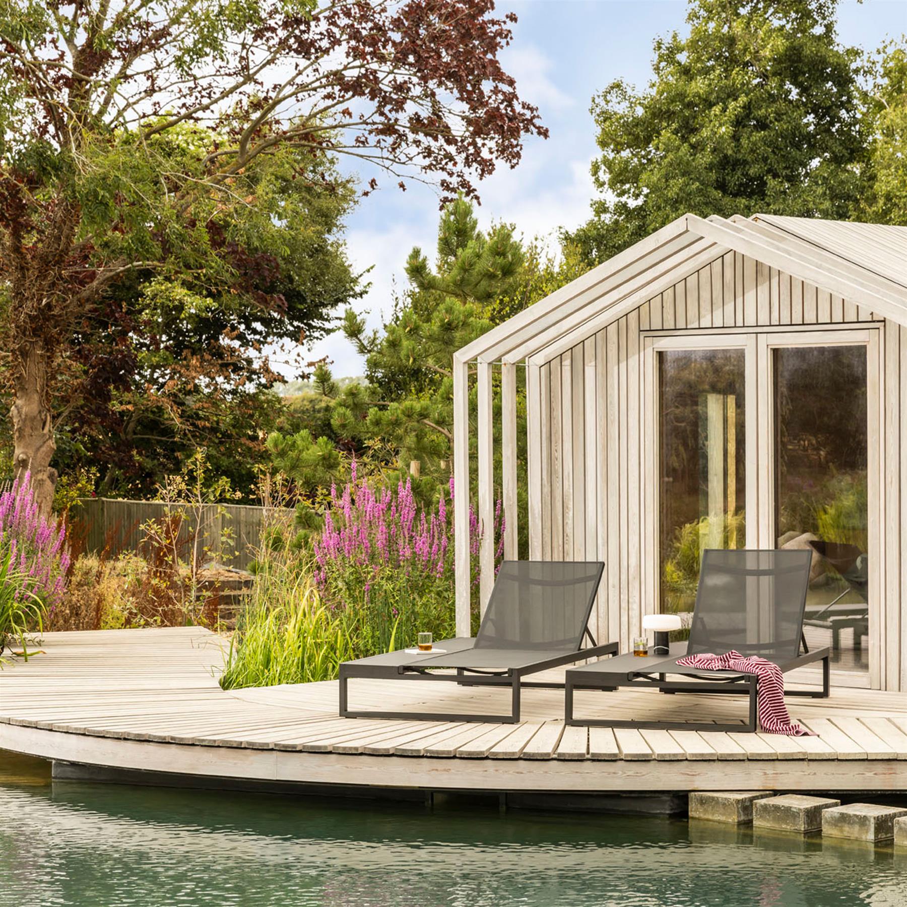 Case Furniture Eos Outdoor Platform Lounger - Image 4