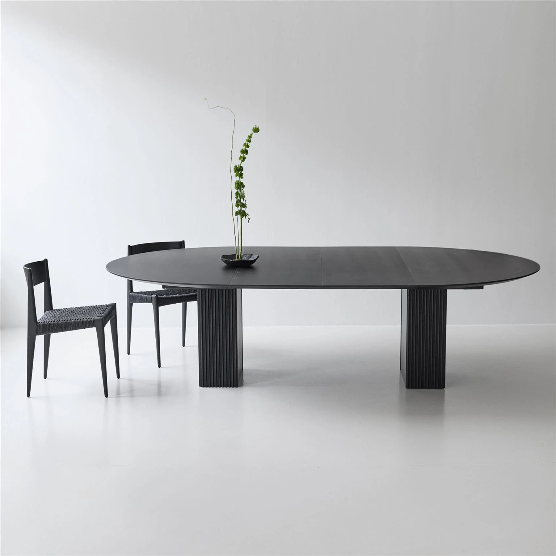 DK3 Ten Round Extendable Dining Table, 72cm Height - Image 7