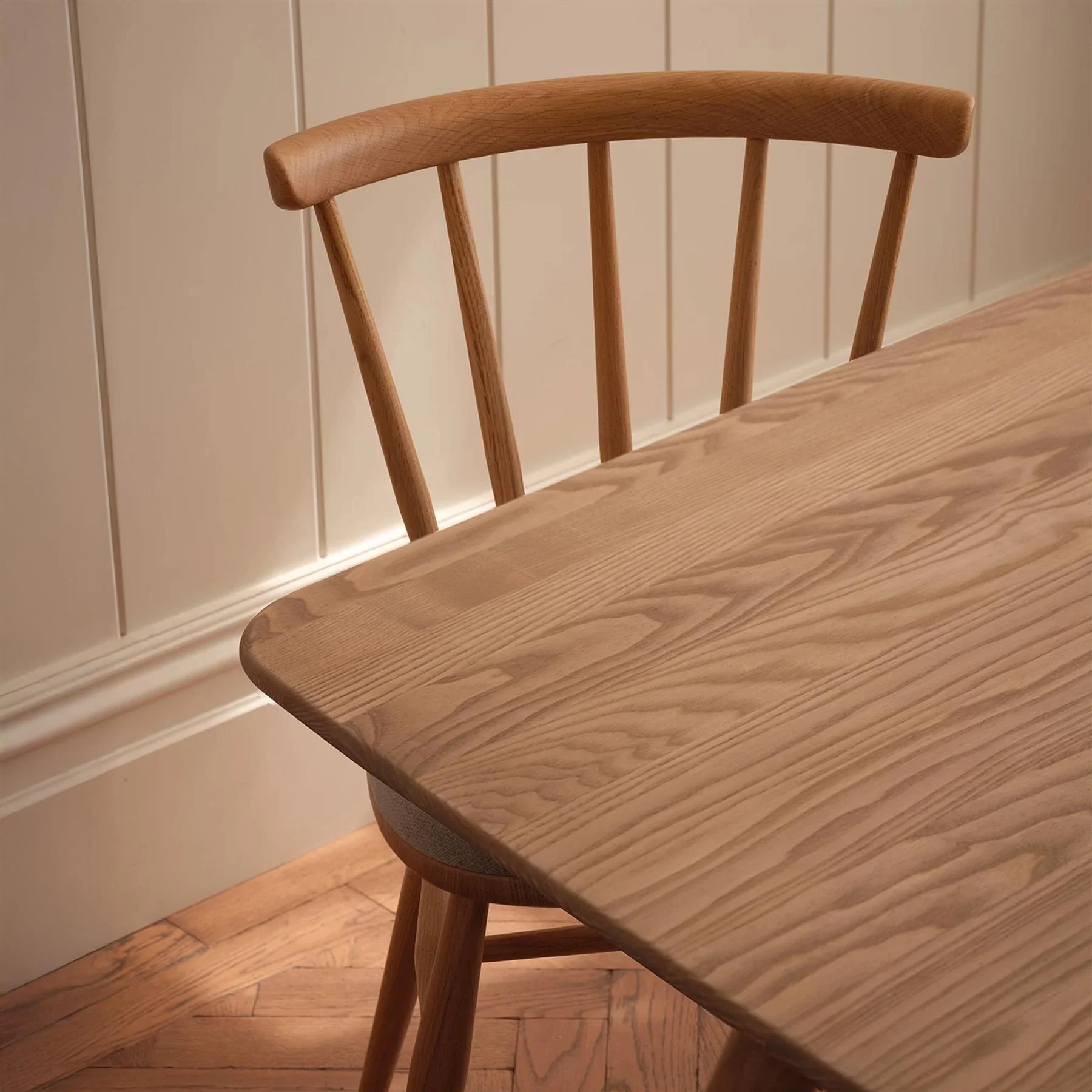 Ercol Fairmile Large Extending Dining Table - Image 3