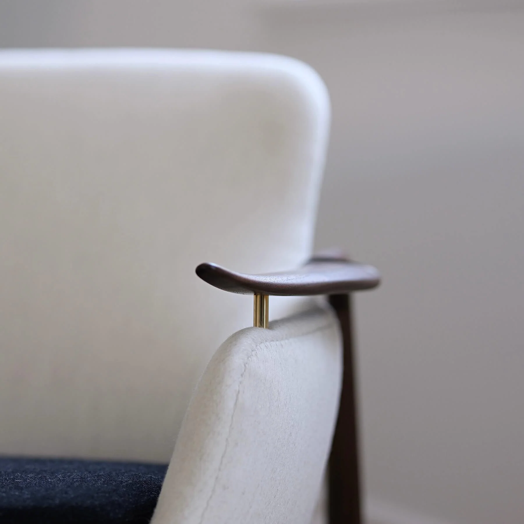 Finn Juhl The 53 Sofa in Walnut - Image 5