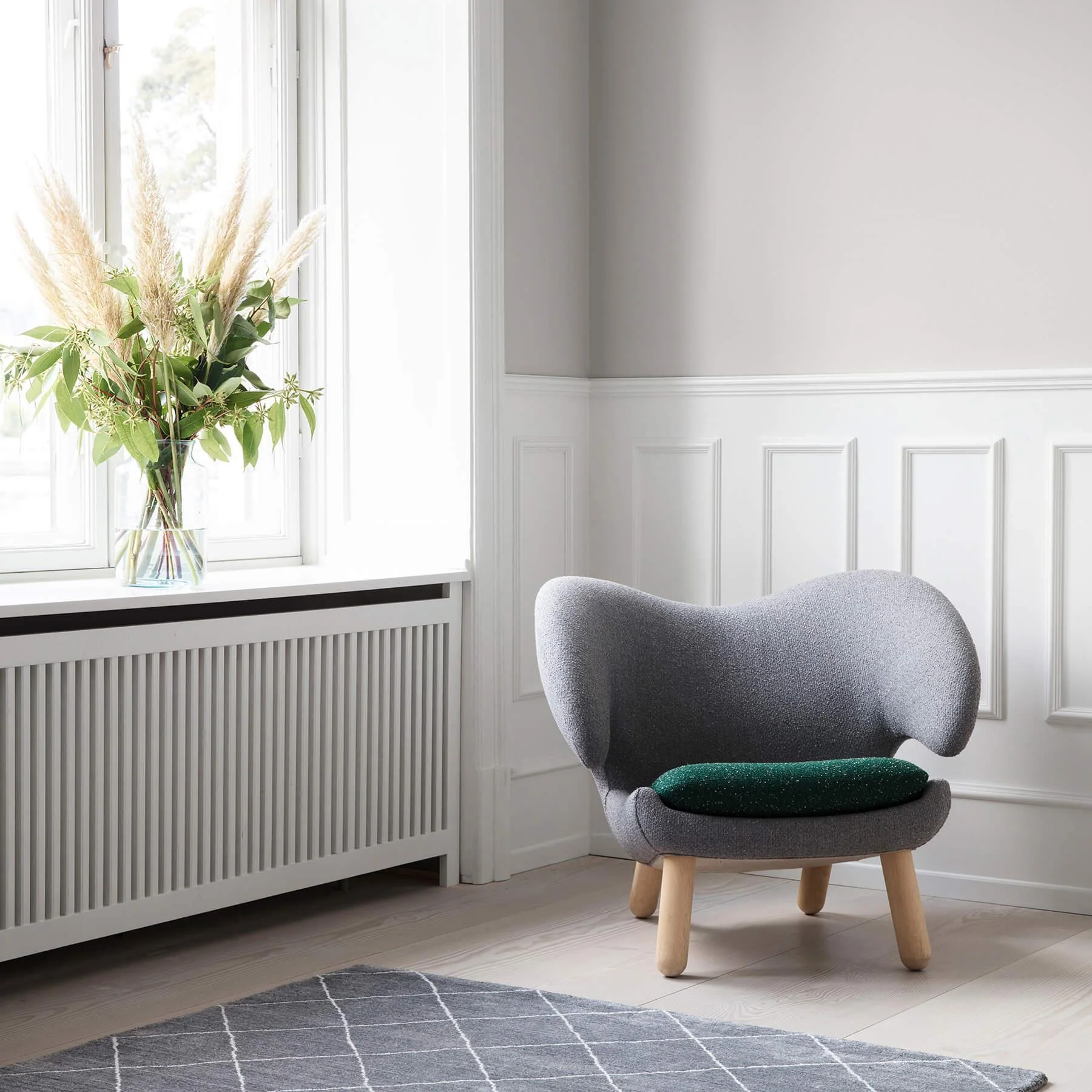 Finn Juhl The Pelican Chair in Walnut - Image 5