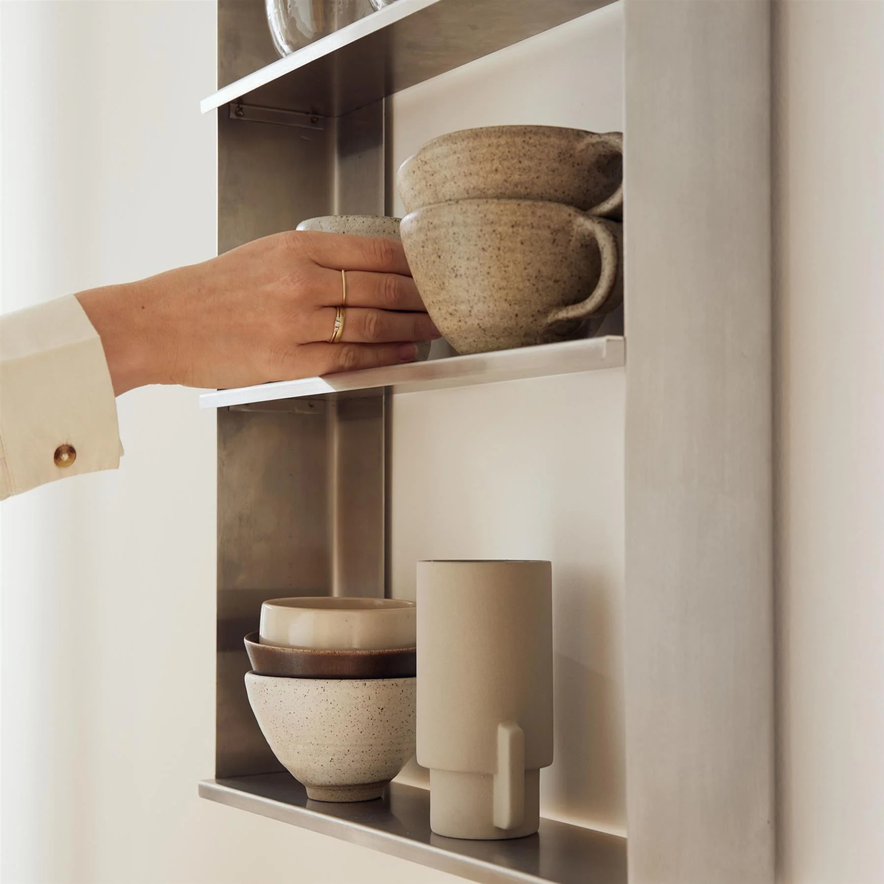Form & Refine Taper Shelf Case - Image 4
