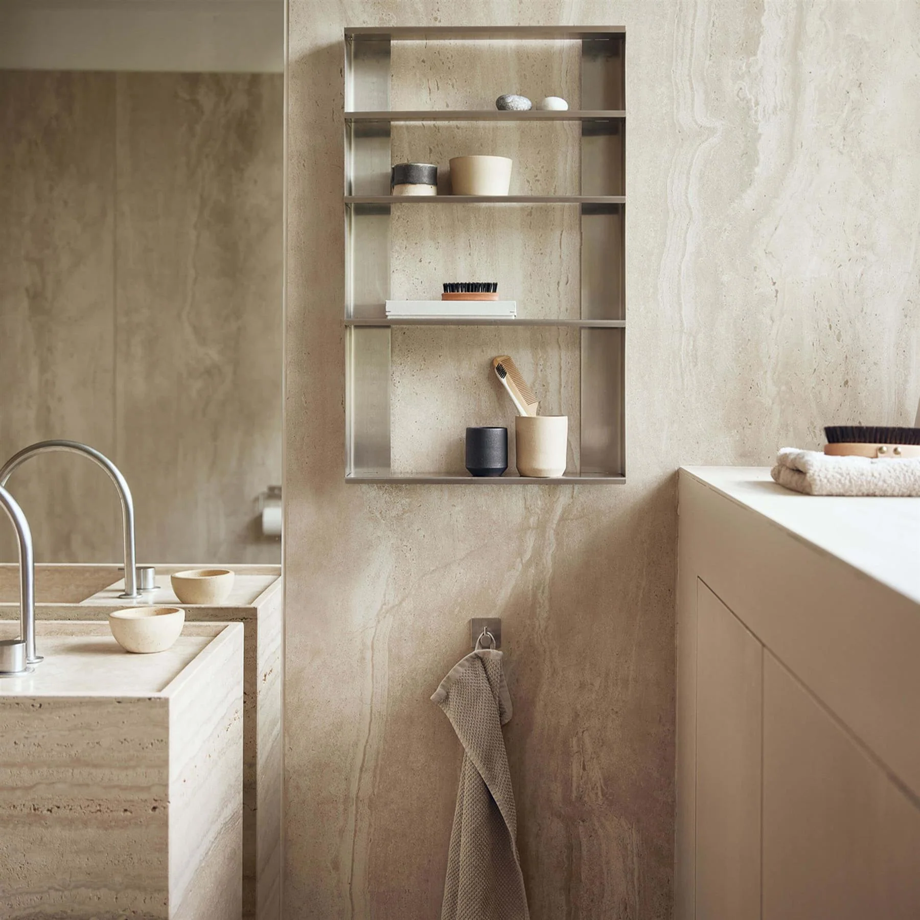 Form & Refine Taper Shelf Case - Image 5
