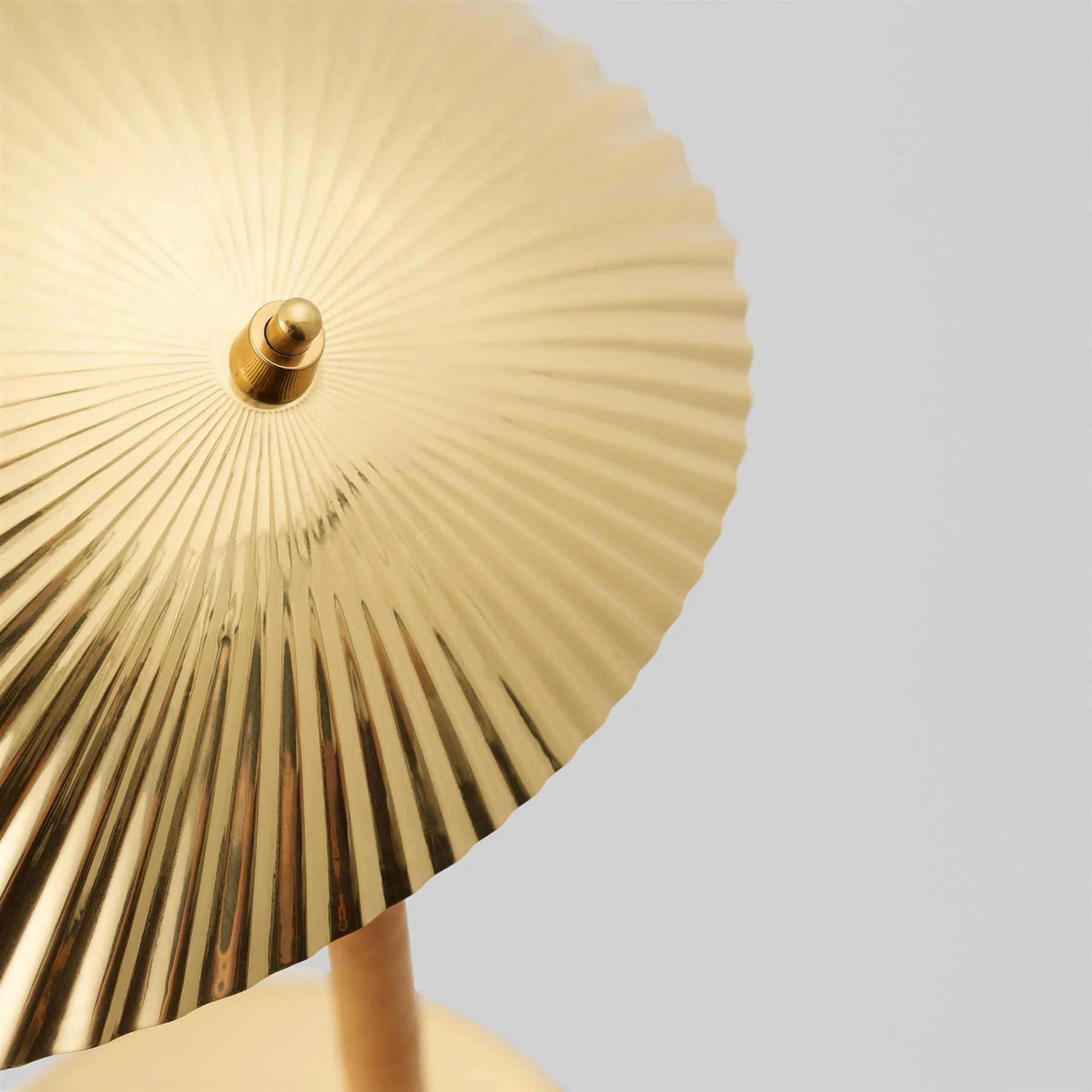 GUBI 5321 Table Lamp - Image 7
