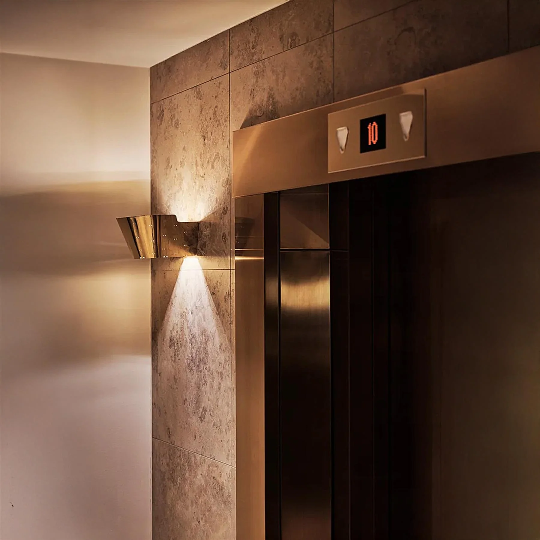 GUBI 9464 Wall Light - Image 2