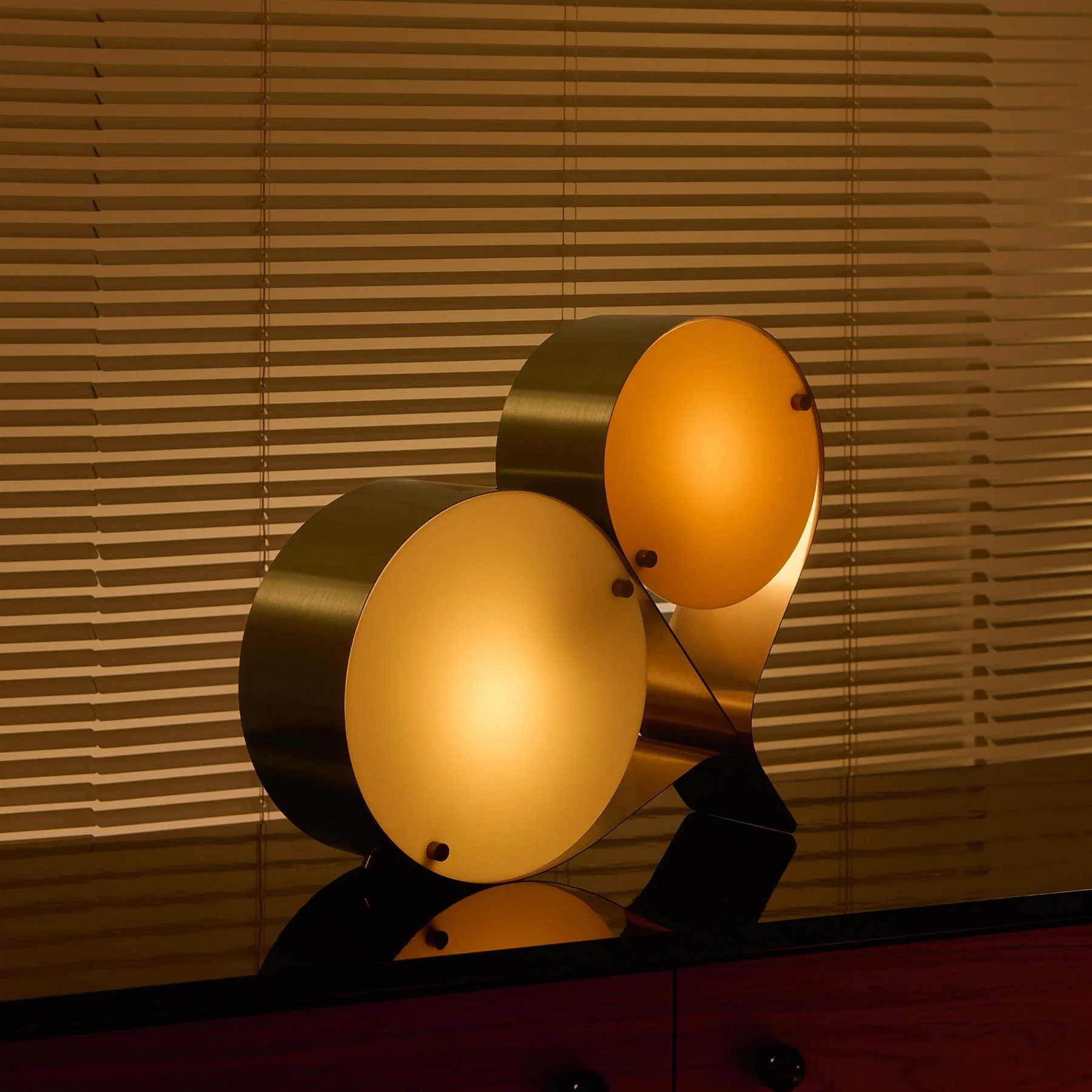 GUBI Coppia Table Lamp - Image 5