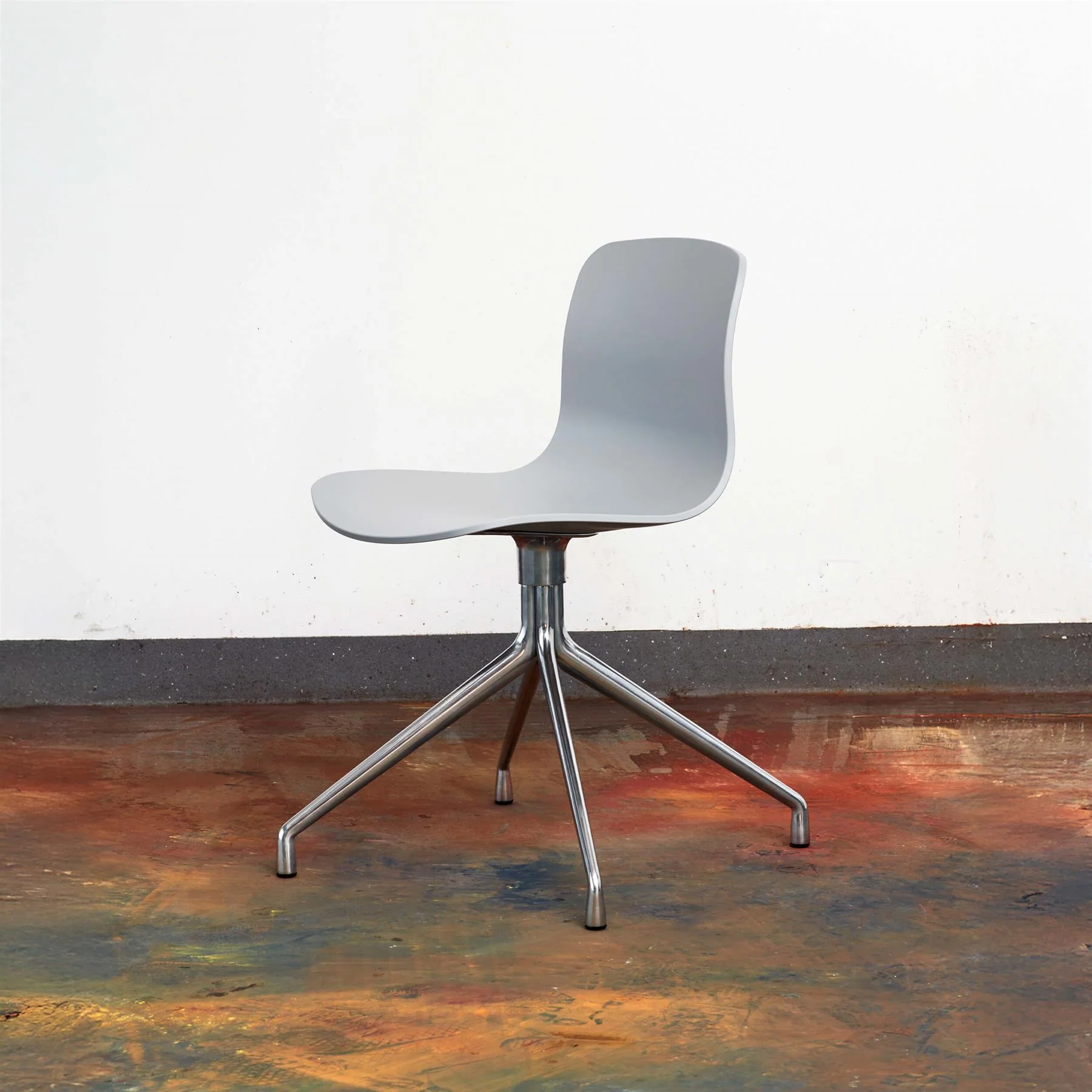 HAY AAC 10 Chair, 4 Star Swivel Base Standard Glider - Image 2