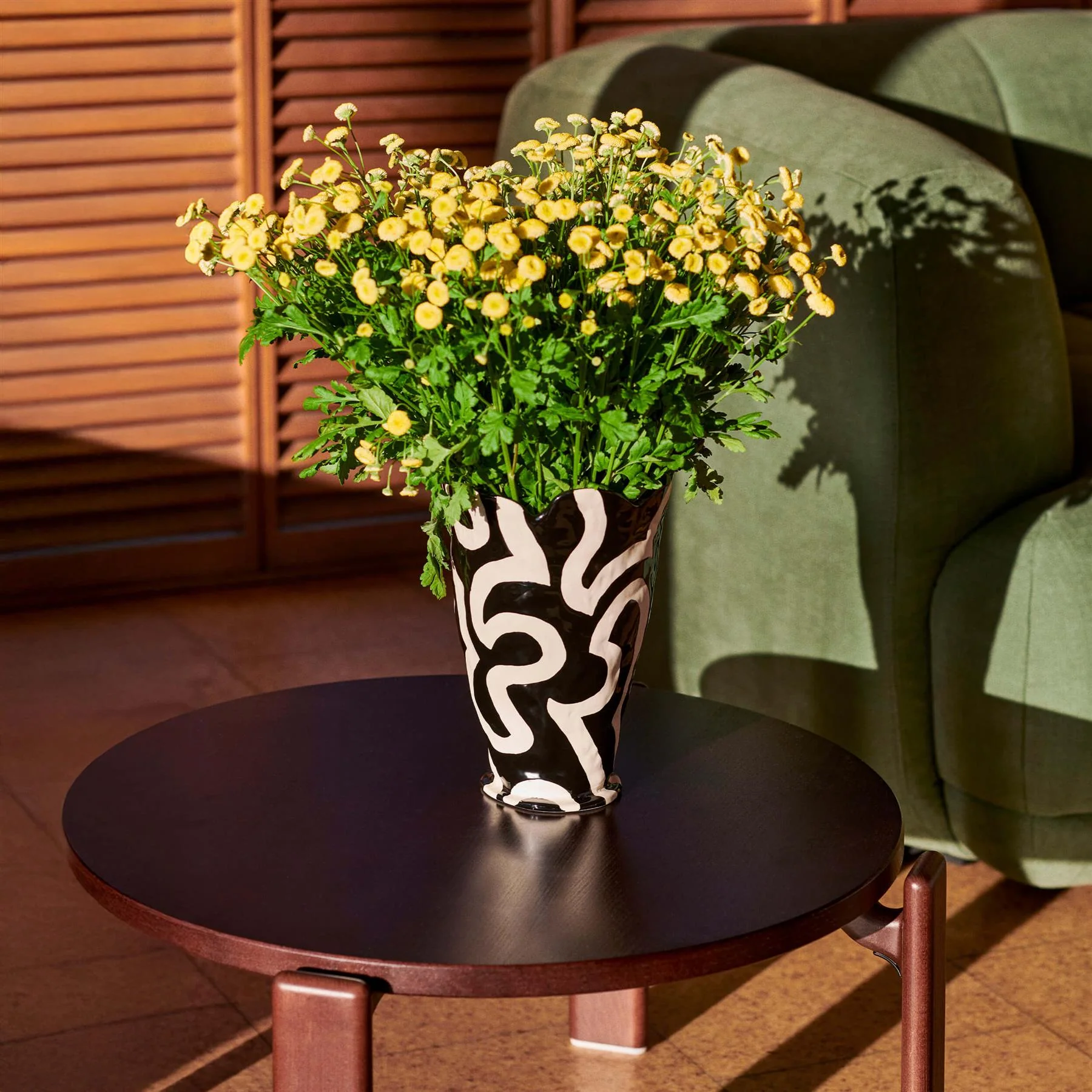 HAY Jessica Hans Shadow Vase - Black and white - Image 3