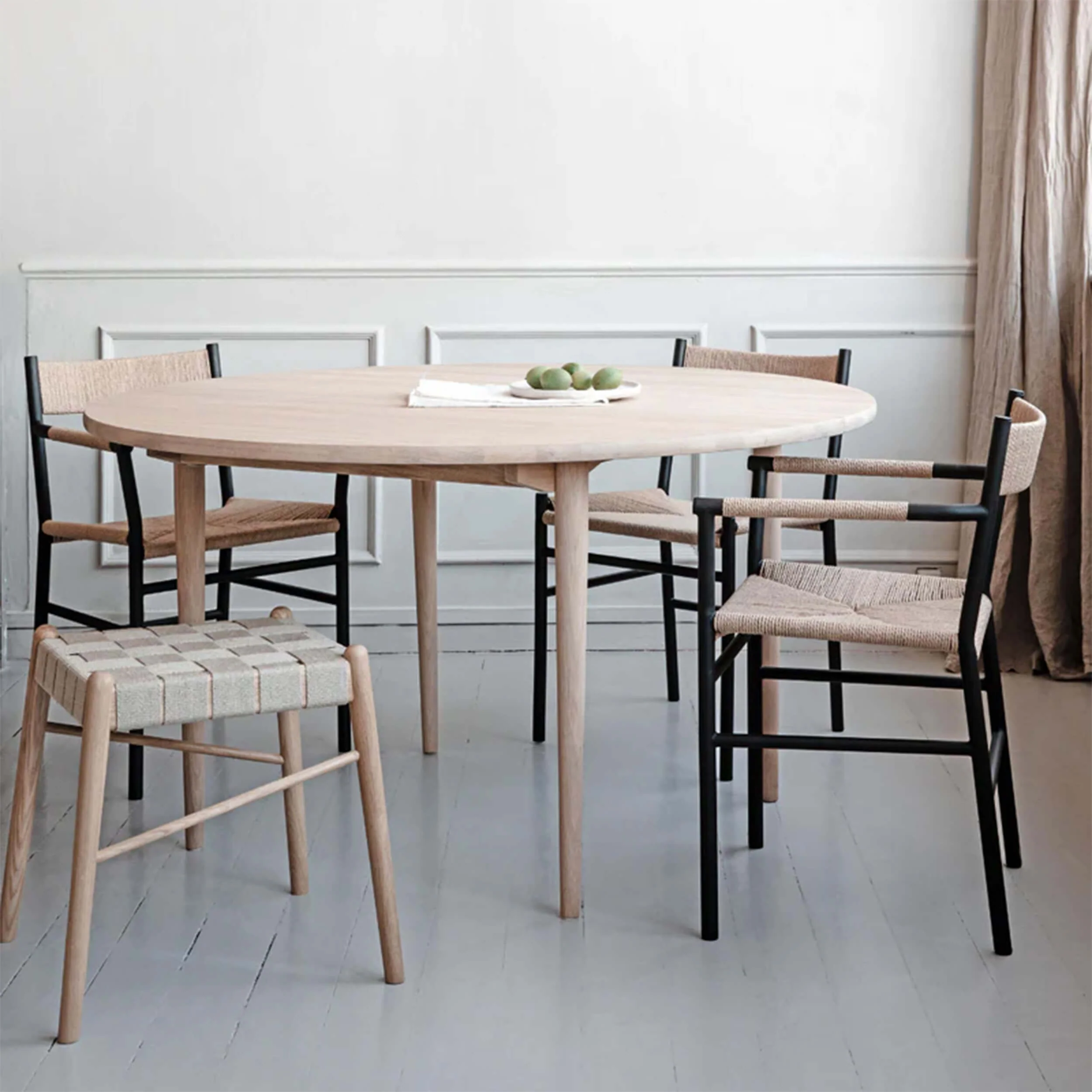 MAKE nordic Holmen Extendable Round Dining Table - Image 10