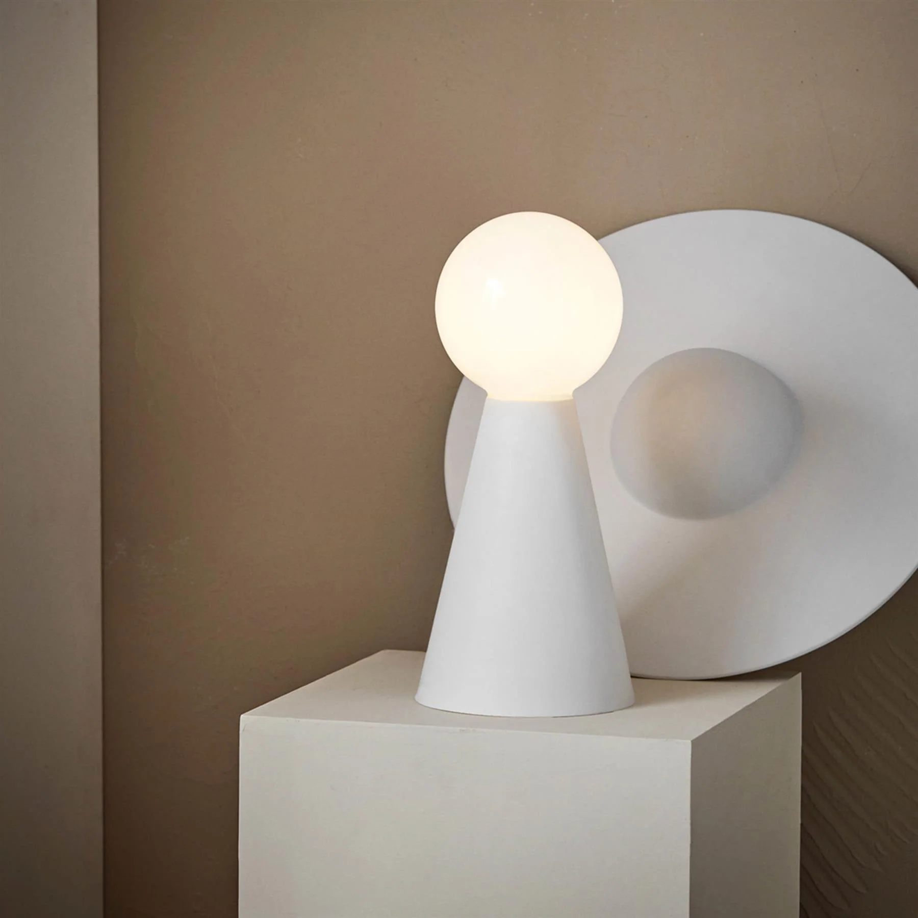 MOEBE Ceramic Table Lamp - Image 4
