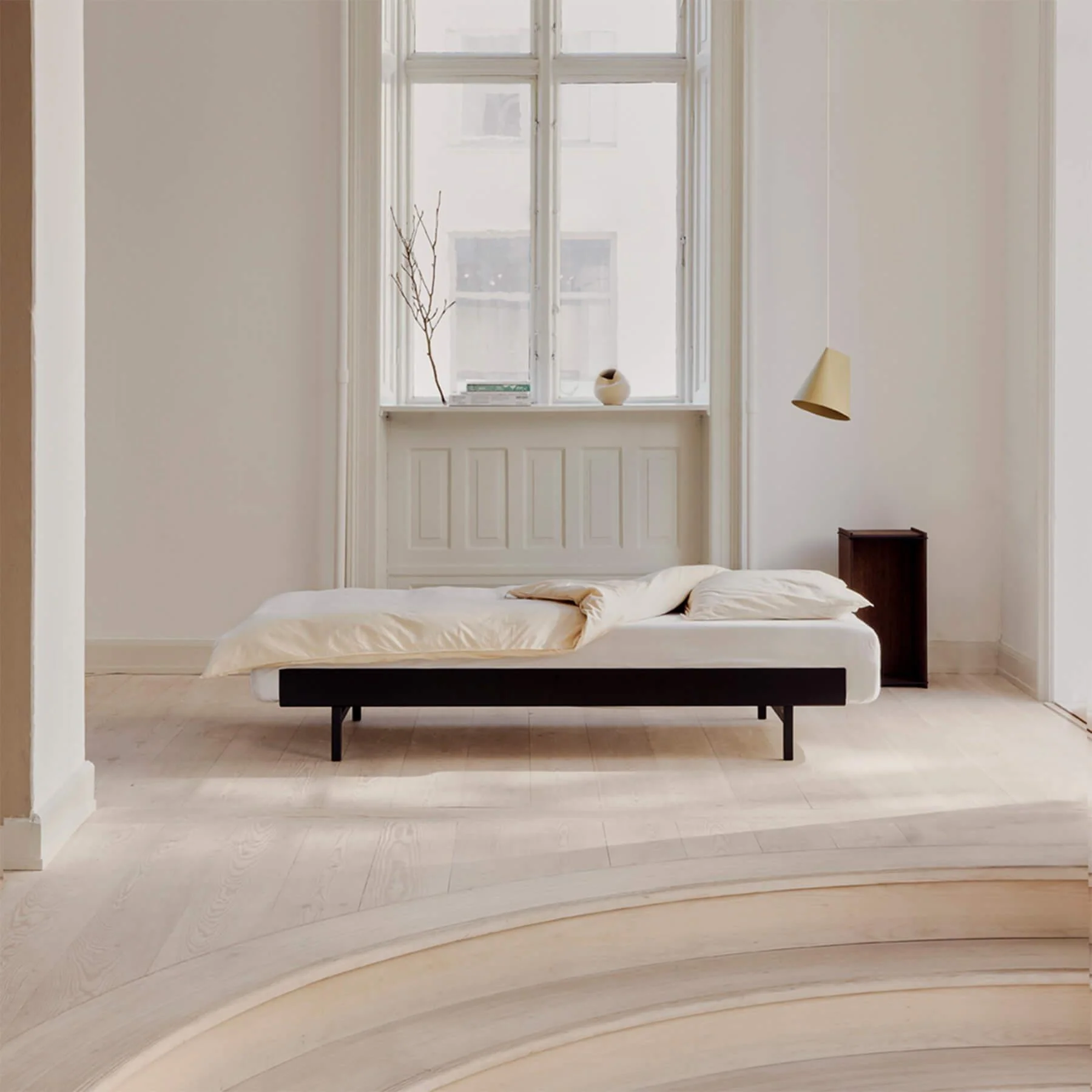 MOEBE Low Bed - Image 5