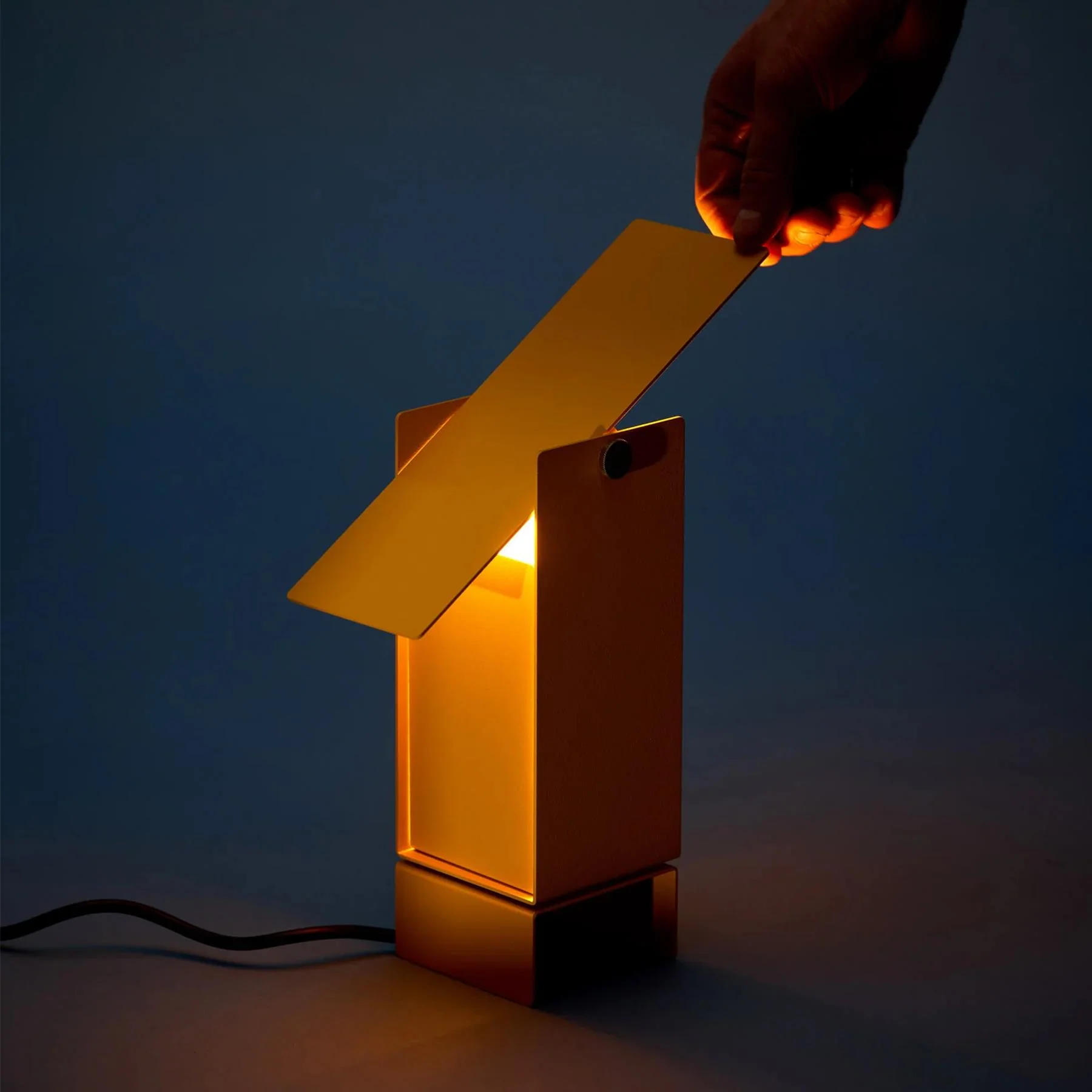 Moebe Pivoting Table Lamp - Image 4