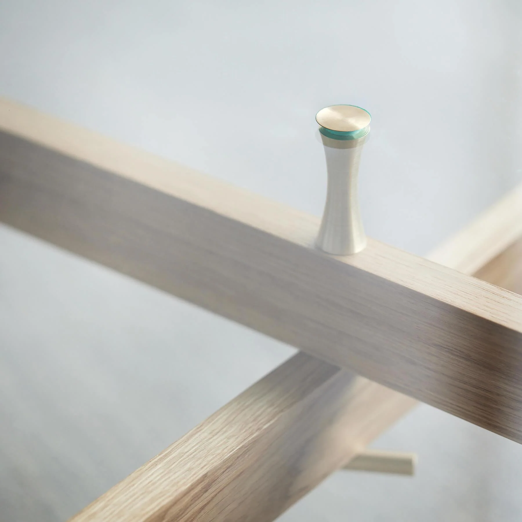 MOEBE Round Coffee Table - Image 4