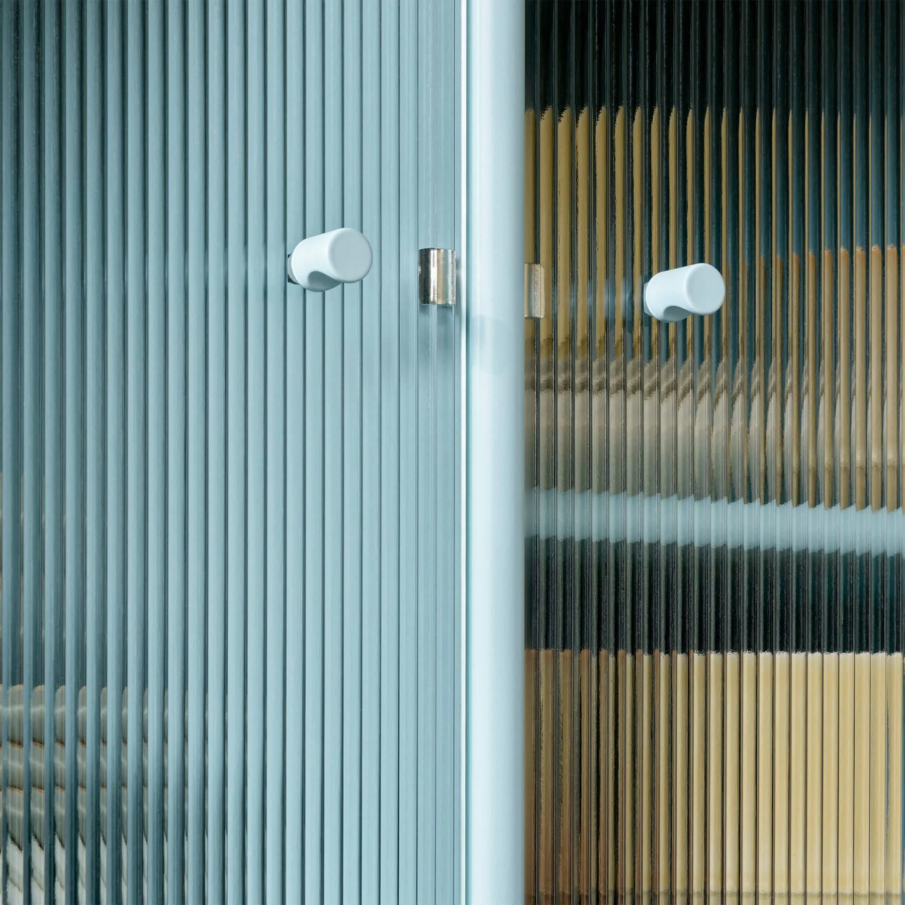 Montana Ripple I Cabinet - Image 4