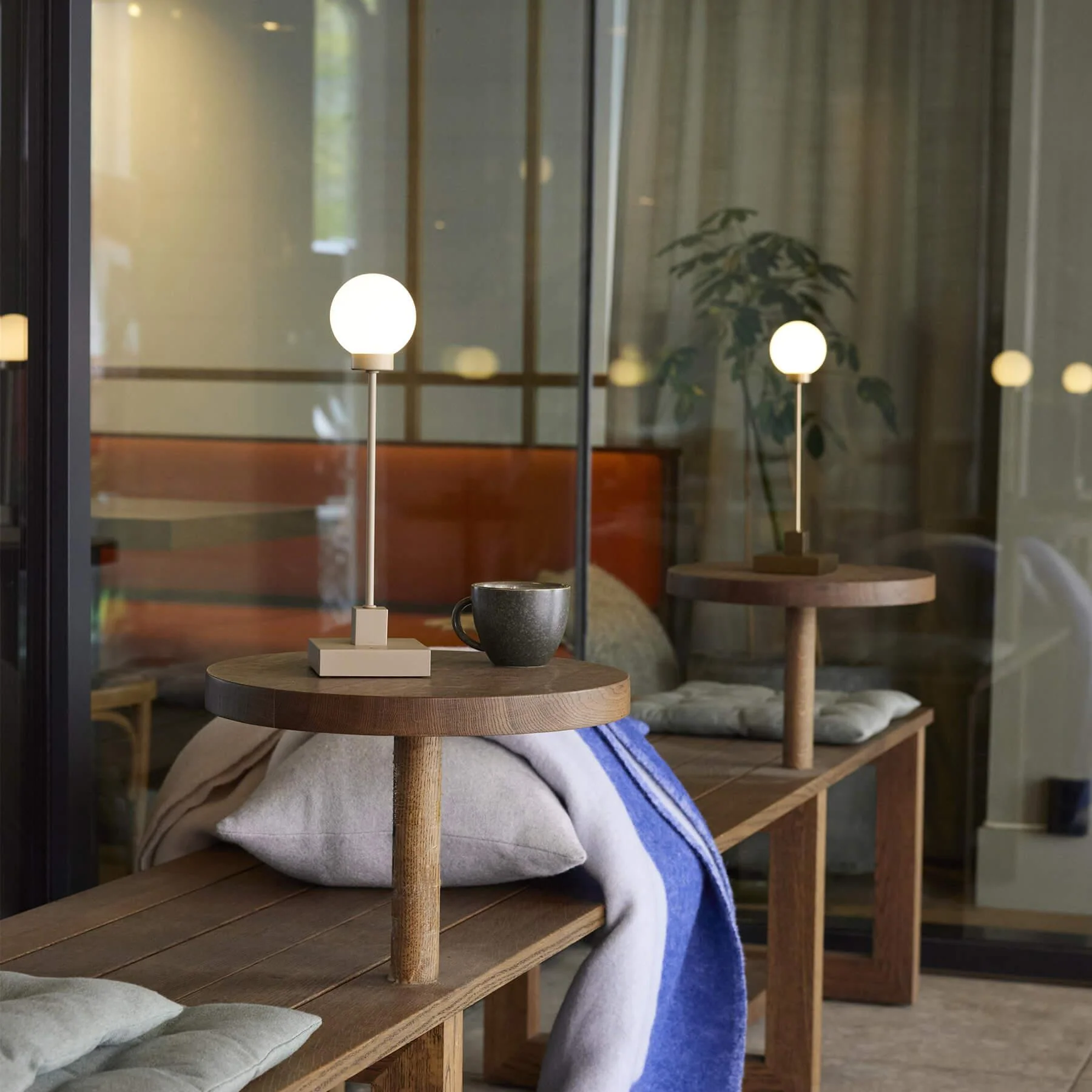 Northern Snowball Portable Table Lamp - Image 4