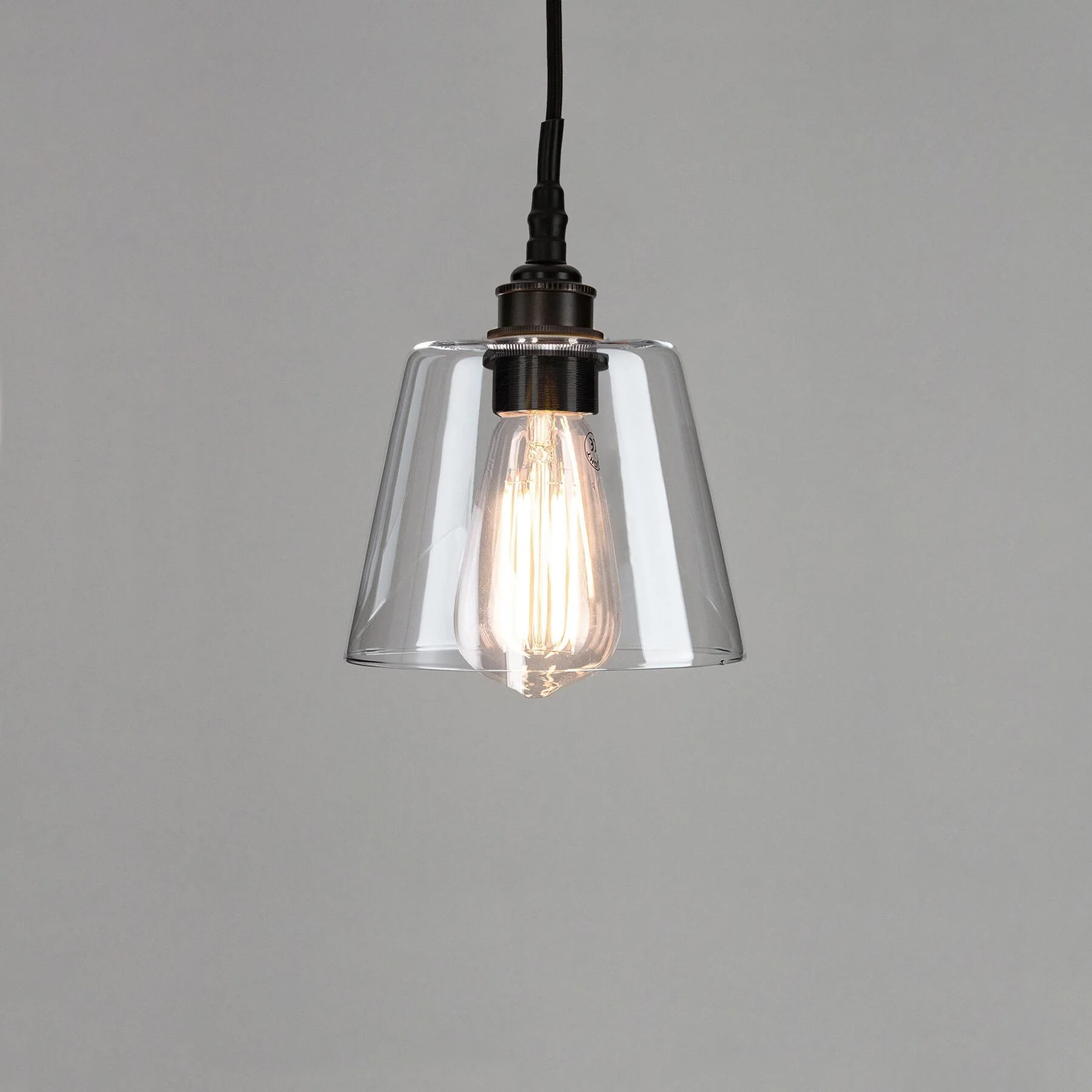 Outlet Old School Electric - Bathroom Version : Tapered Blown Glass Pendant - Image 10