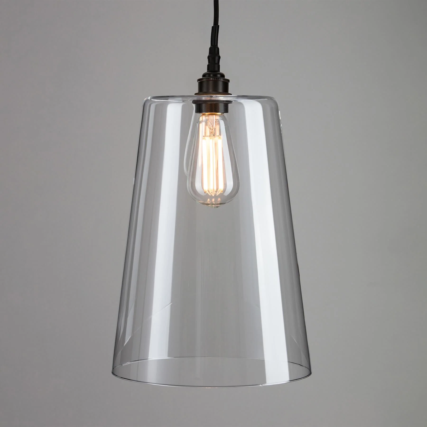 Outlet Old School Electric - Bathroom Version : Tapered Blown Glass Pendant - Image 9