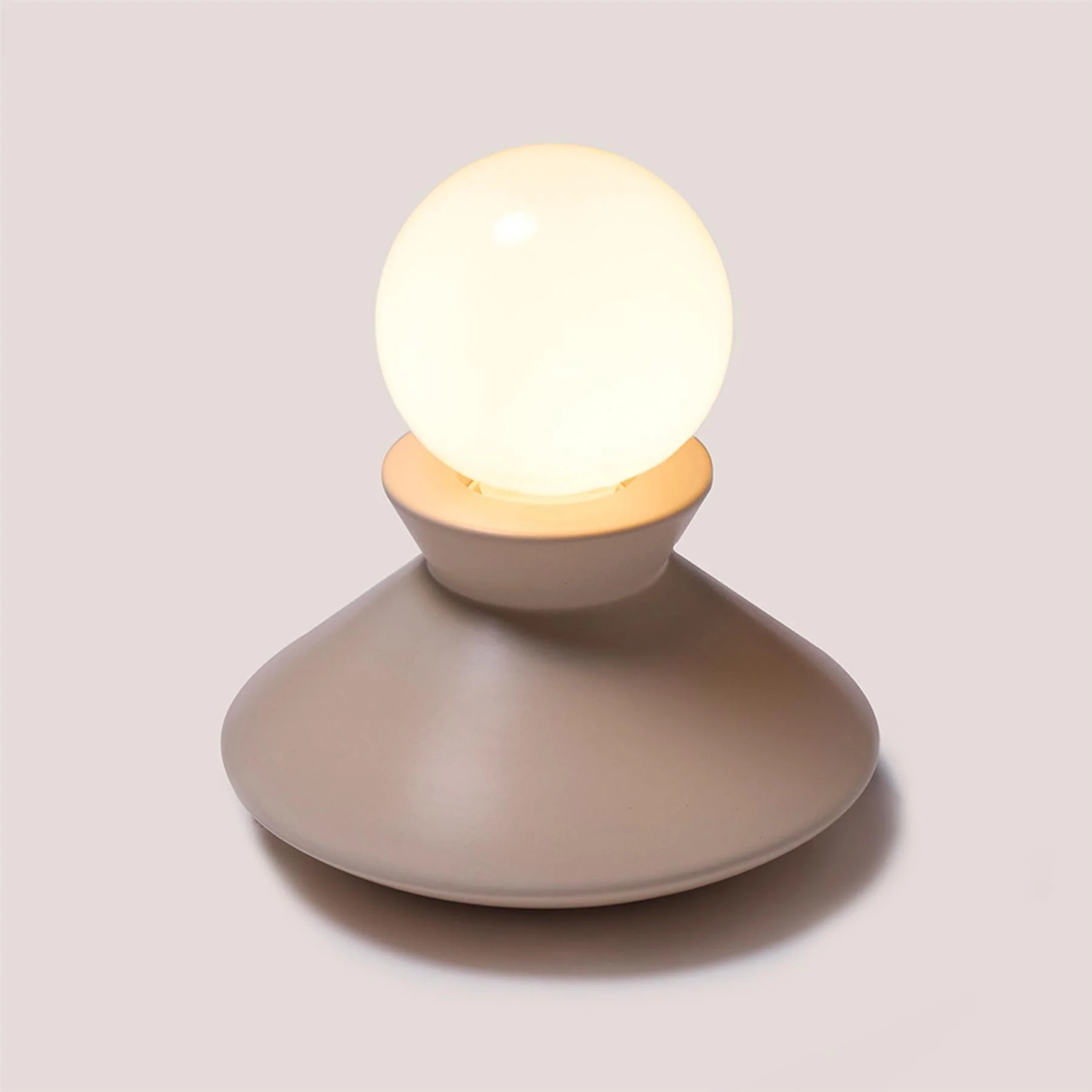 Patricia Lobo Foggy Table Lamp - Image 4