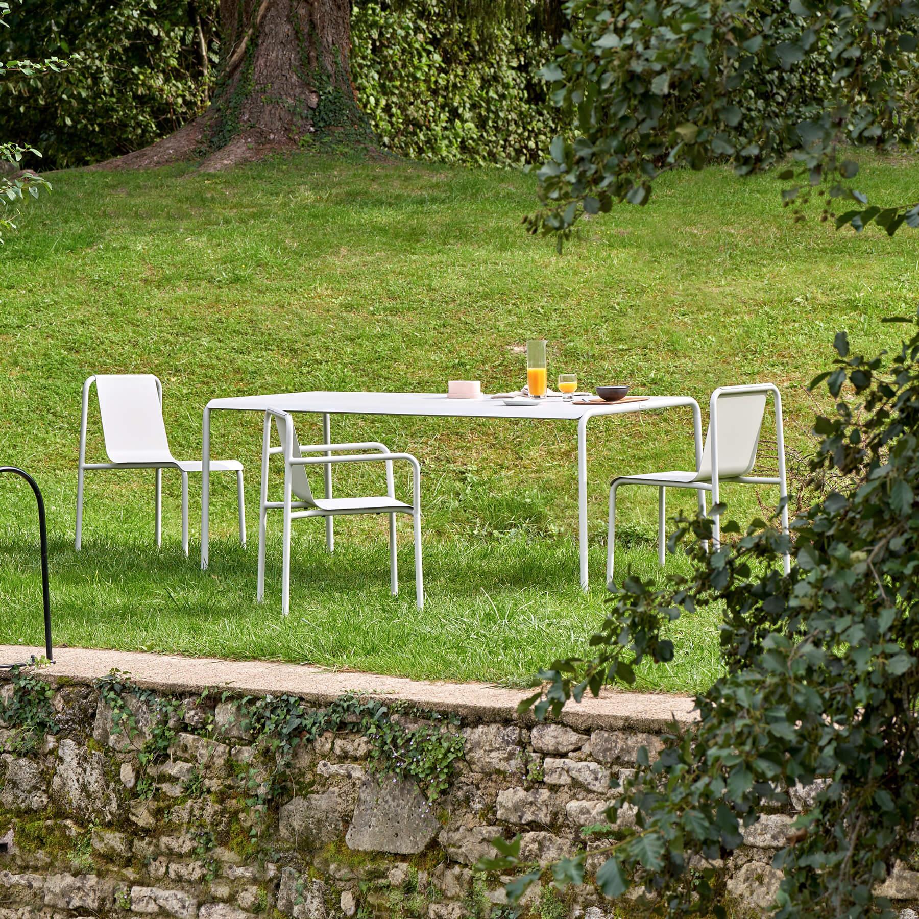 TIPTOE Panorama Outdoor Table - Image 3