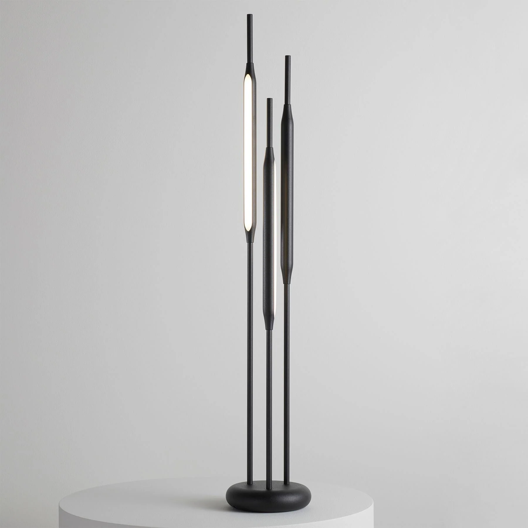 Tom Kirk Lighting Large Reed Table Lamp - Image 4
