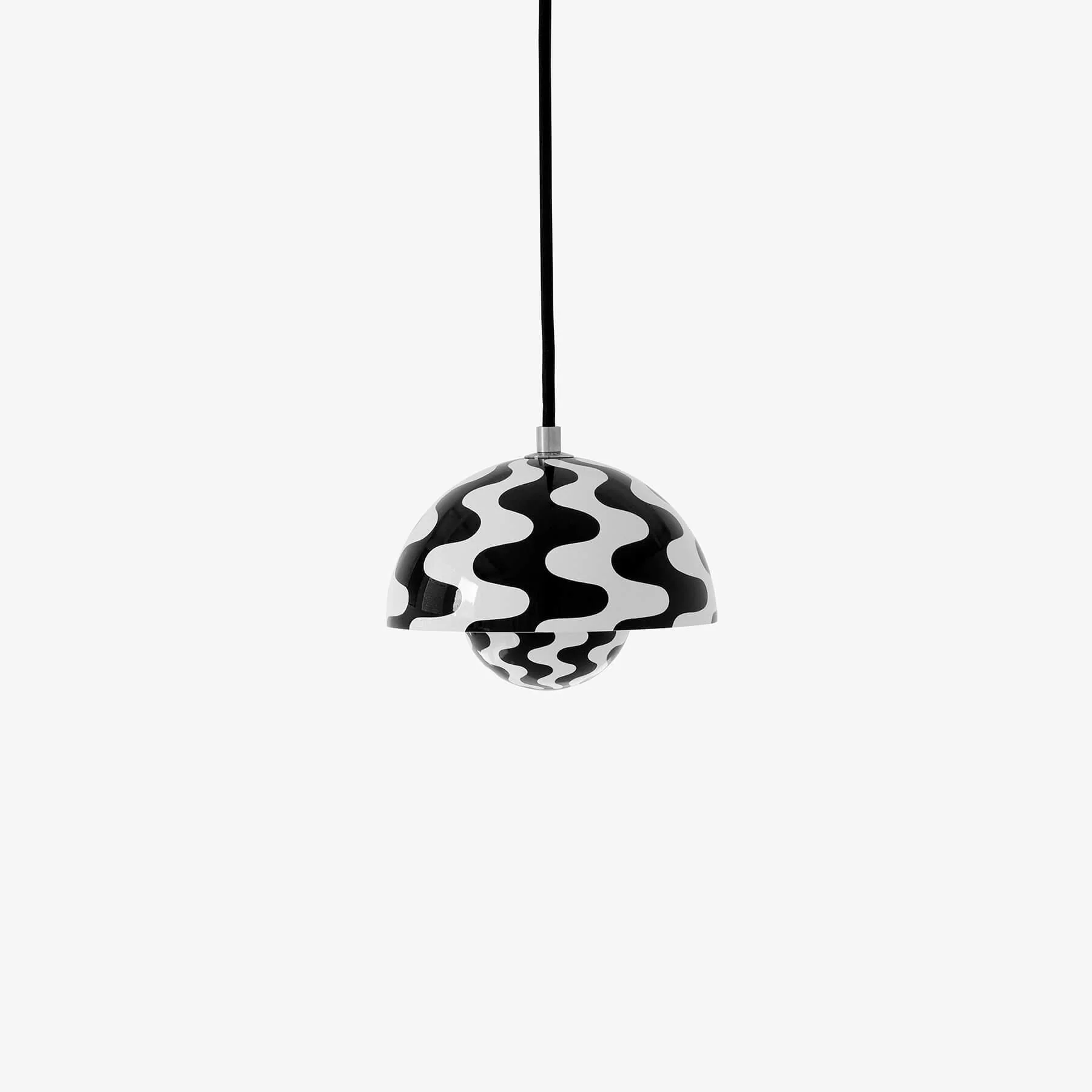 &Tradition VP10 Flowerpot Pendant Light - Image 14