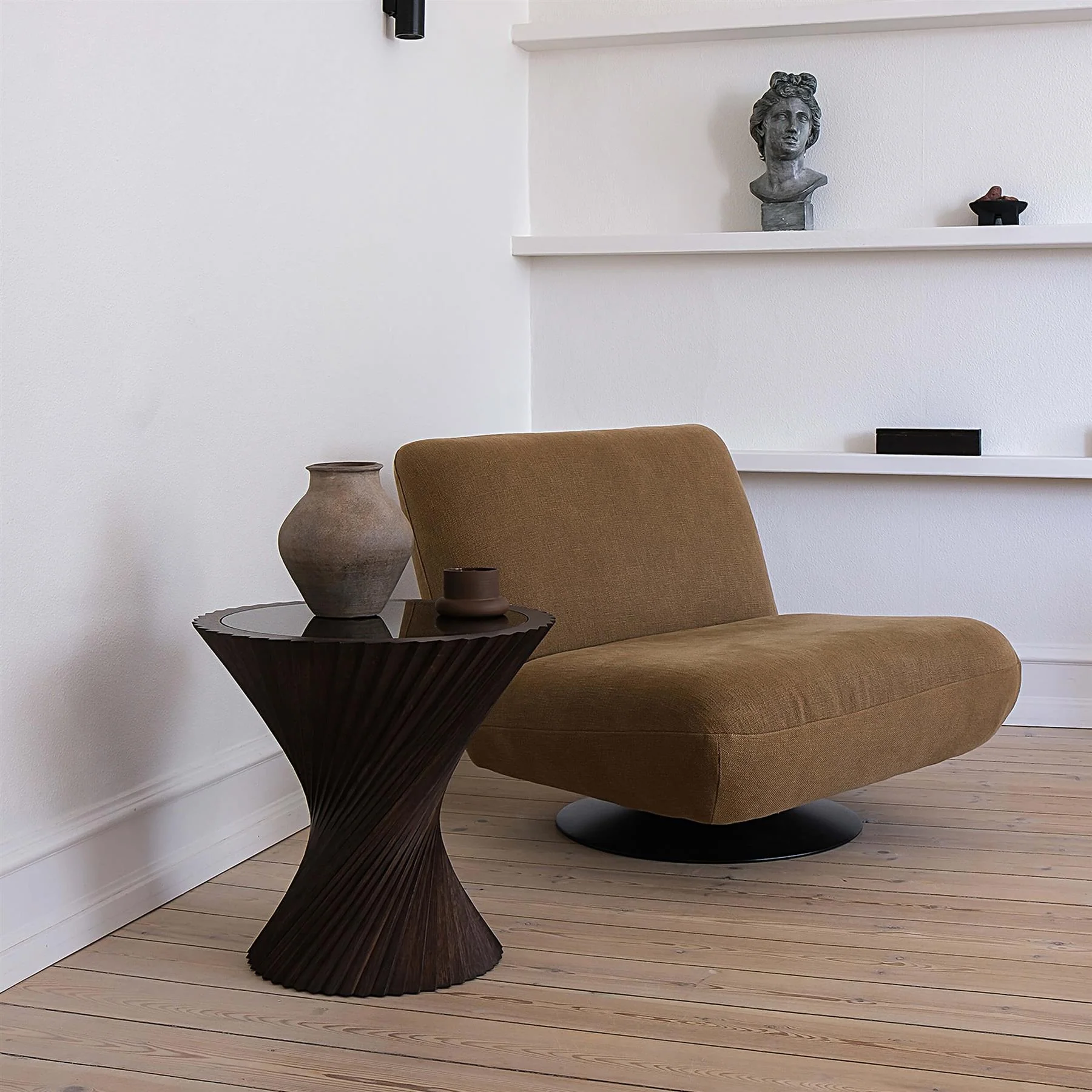Via Copenhagen Hyperbel Side Table - Image 4