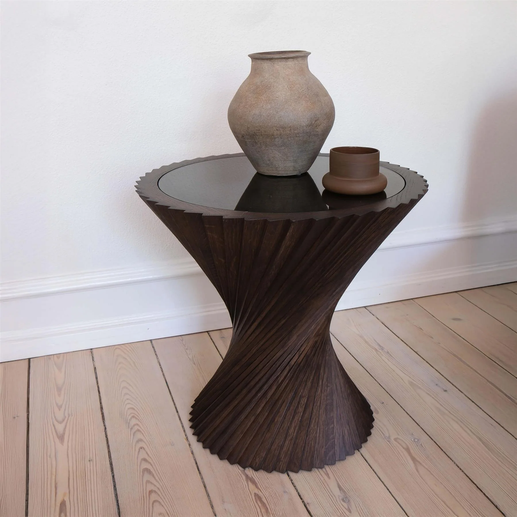 Via Copenhagen Hyperbel Side Table - Image 7