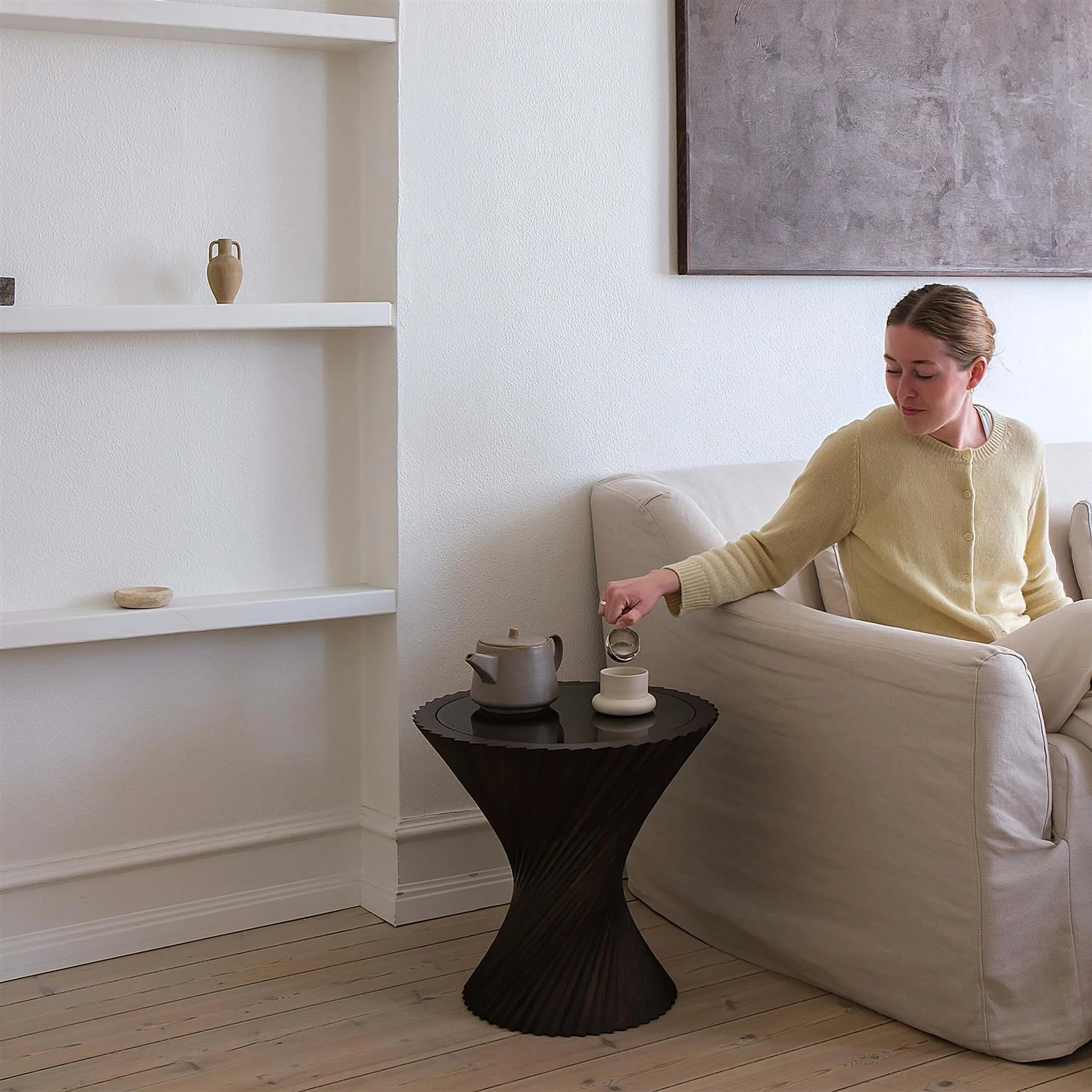Via Copenhagen Hyperbel Side Table - Image 8
