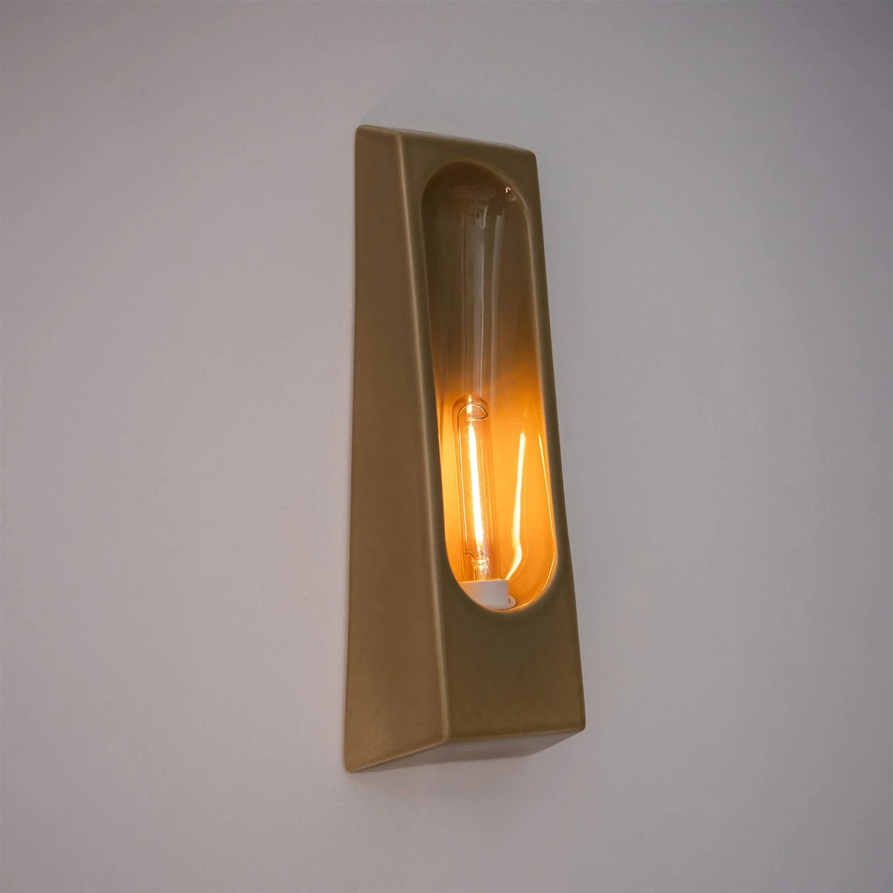 Violaine d'Harcourt Alcove Wall Light - Image 5