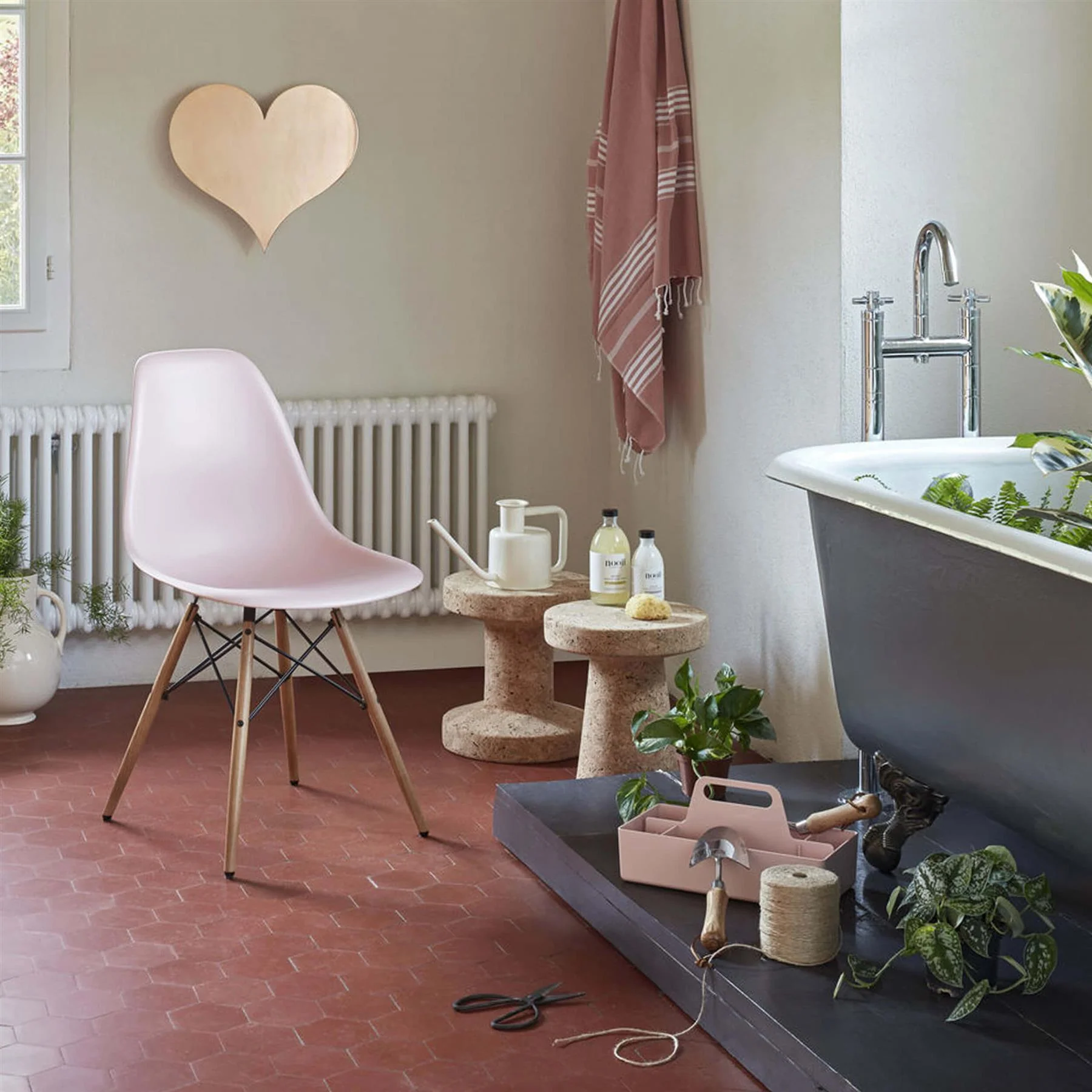 Vitra Eames RE DSW Plastic Side Chair - Image 3
