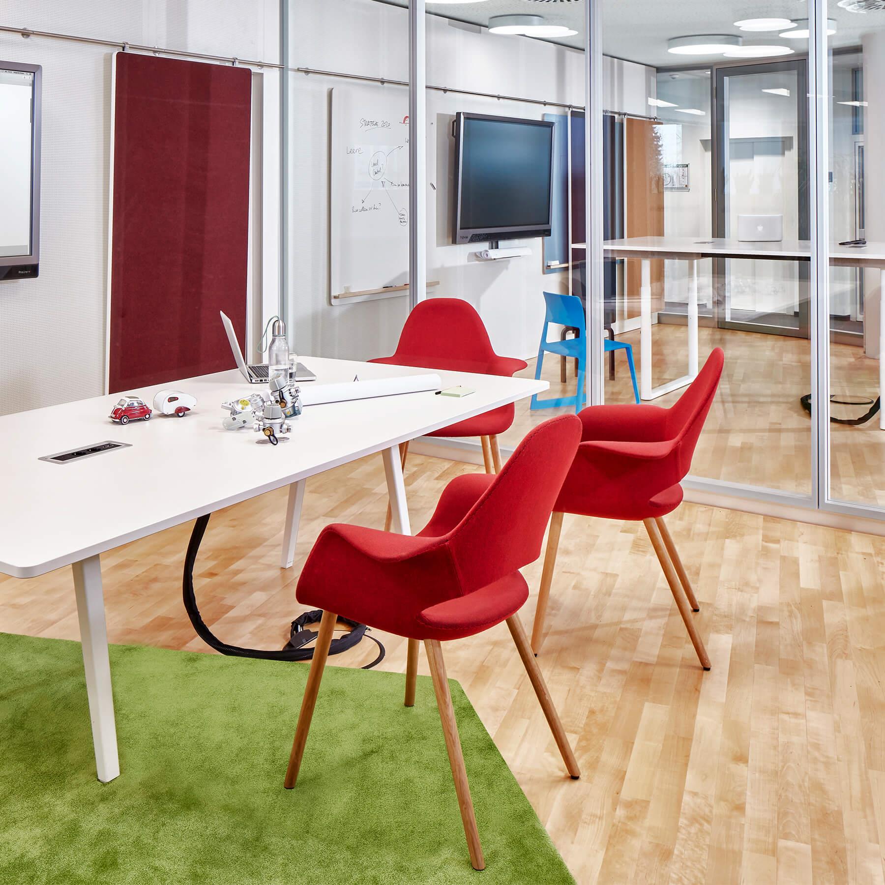 Vitra Organic Chair - Image 3